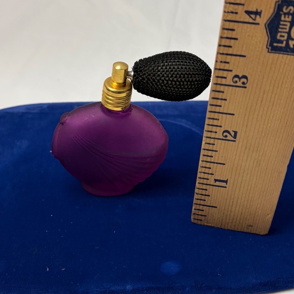 Vintage Frosted Purple Glass Perfume Atomizer Bottle Black Bulb Gold Tone Cap - Picture 6 of 10